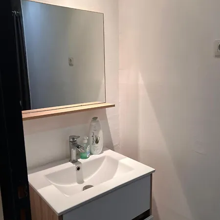 Apartment 3- Le Frene